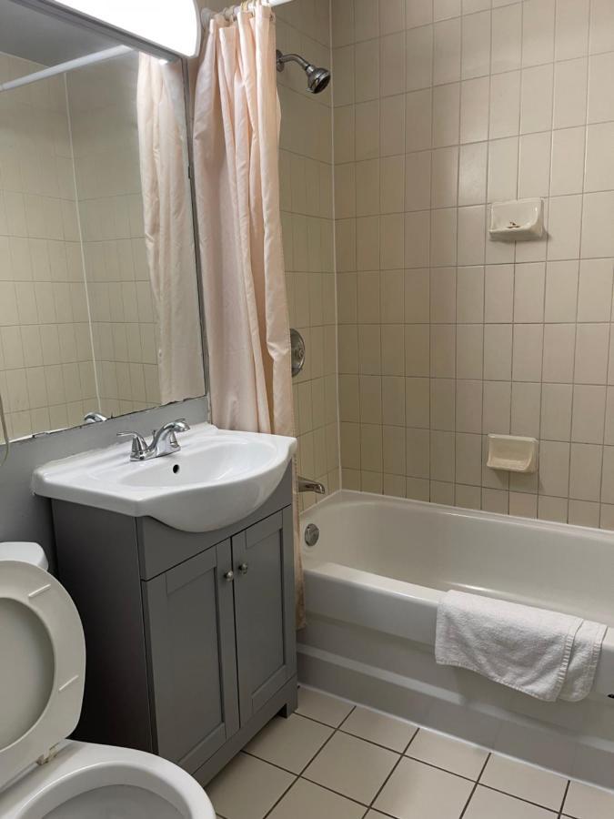 Liberty Inn Bowmanville Εξωτερικό φωτογραφία