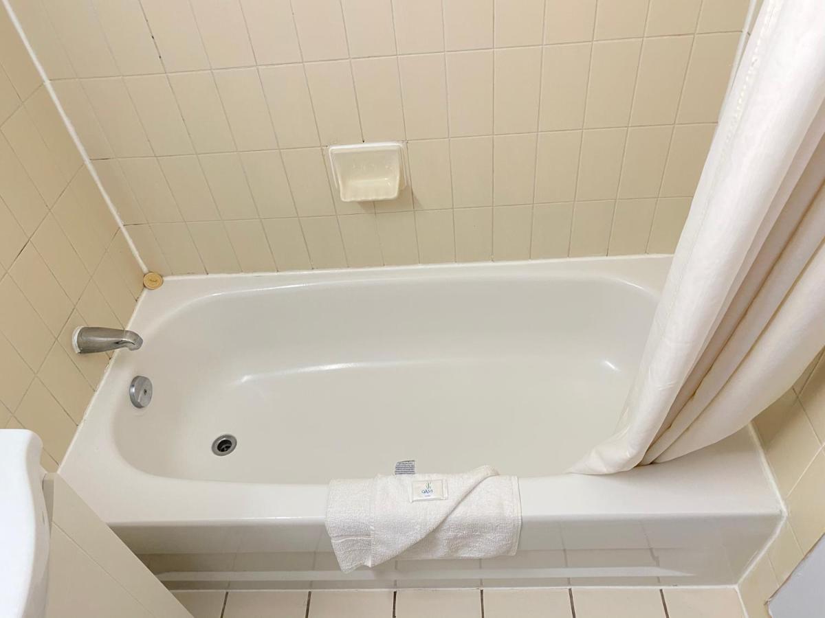 Liberty Inn Bowmanville Εξωτερικό φωτογραφία